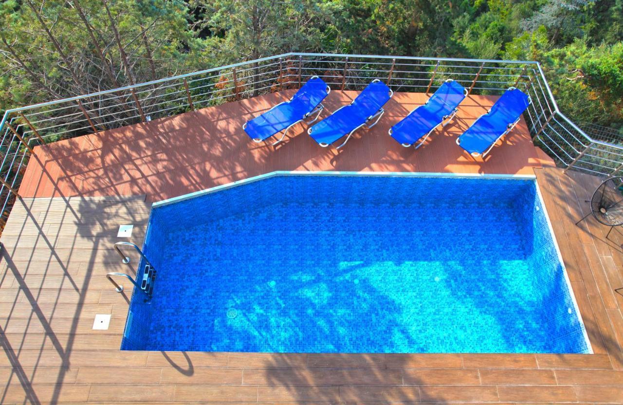 Alexiszorba Villa Plaka  Luaran gambar